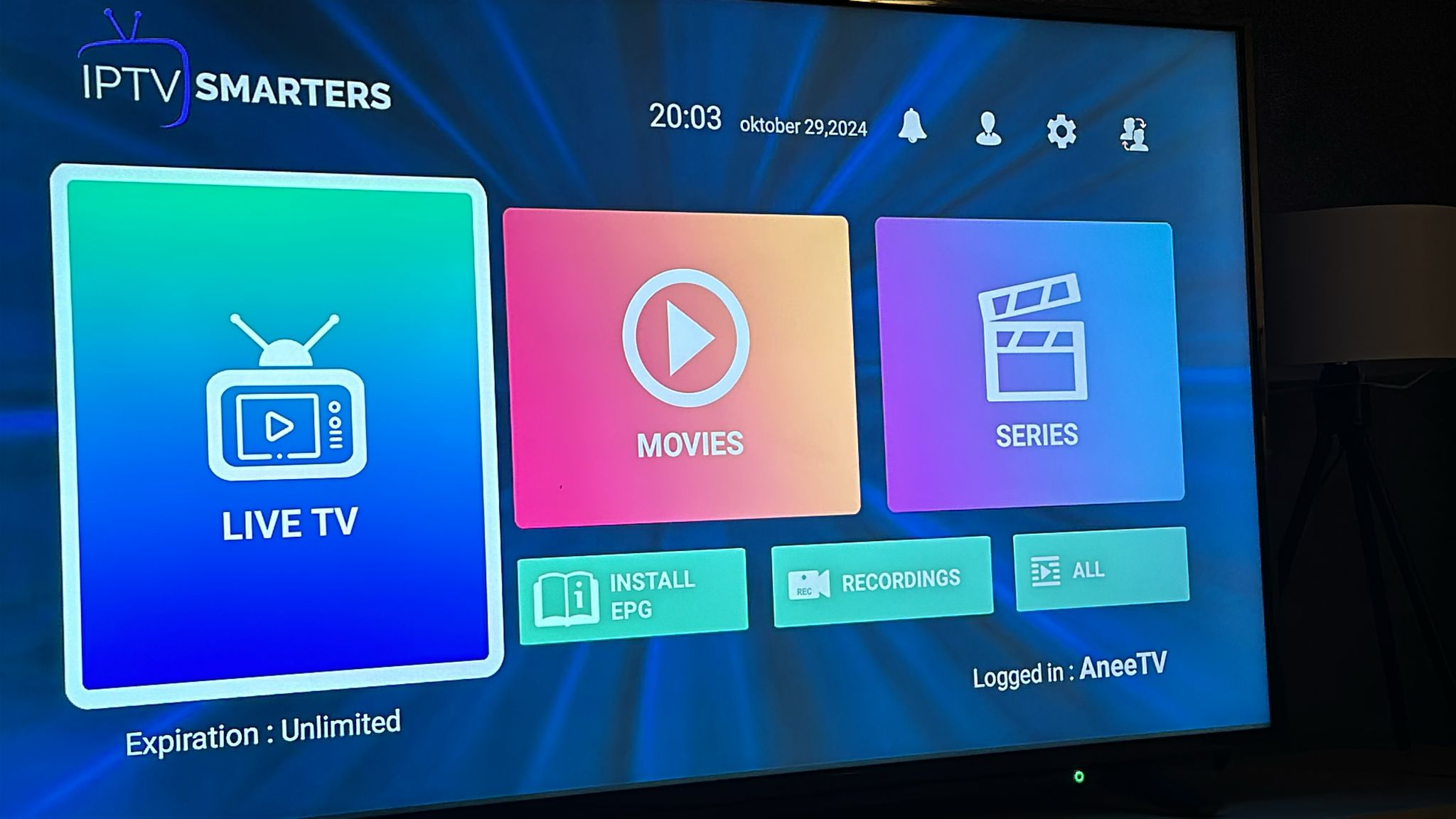 AneeTV-abonnement op de Smart TV van een klant